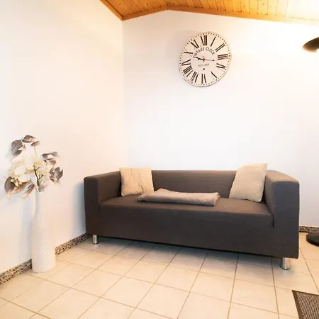 Cozy 1 Bedroom Apartment W Free Public Parking 200M Away Diekirch