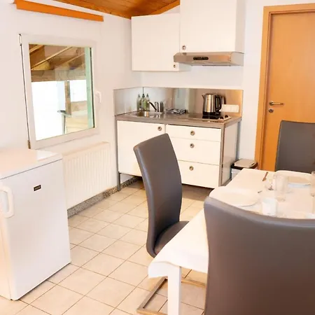 Cozy 1 Bedroom Apartment W Free Public Parking 200M Away * Diekirch